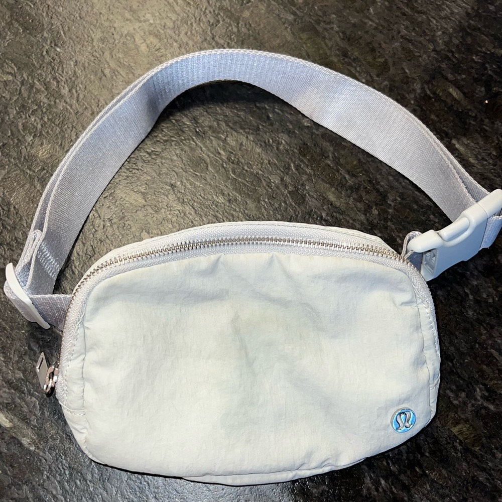 Lululemon belt bag